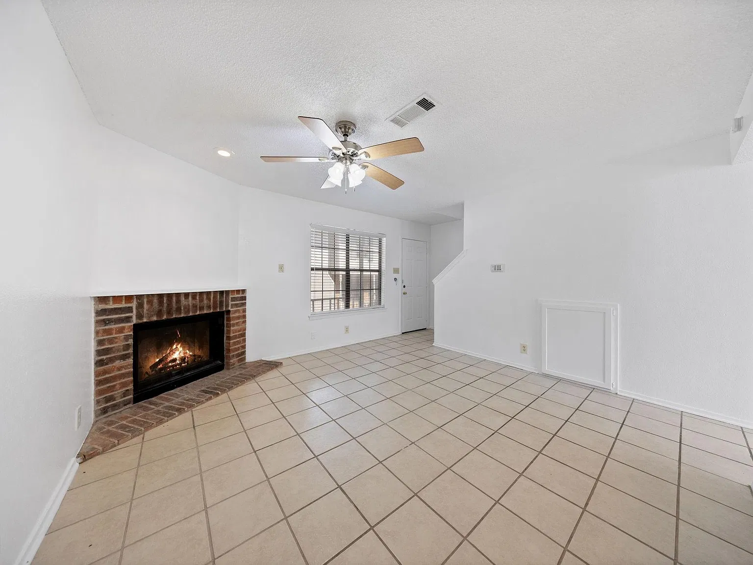 2 bed, 2.5 bath, 1047 sqft, $1,450 — Photo 4
