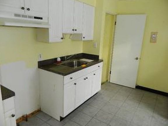 4th image of 4508 W 170th St