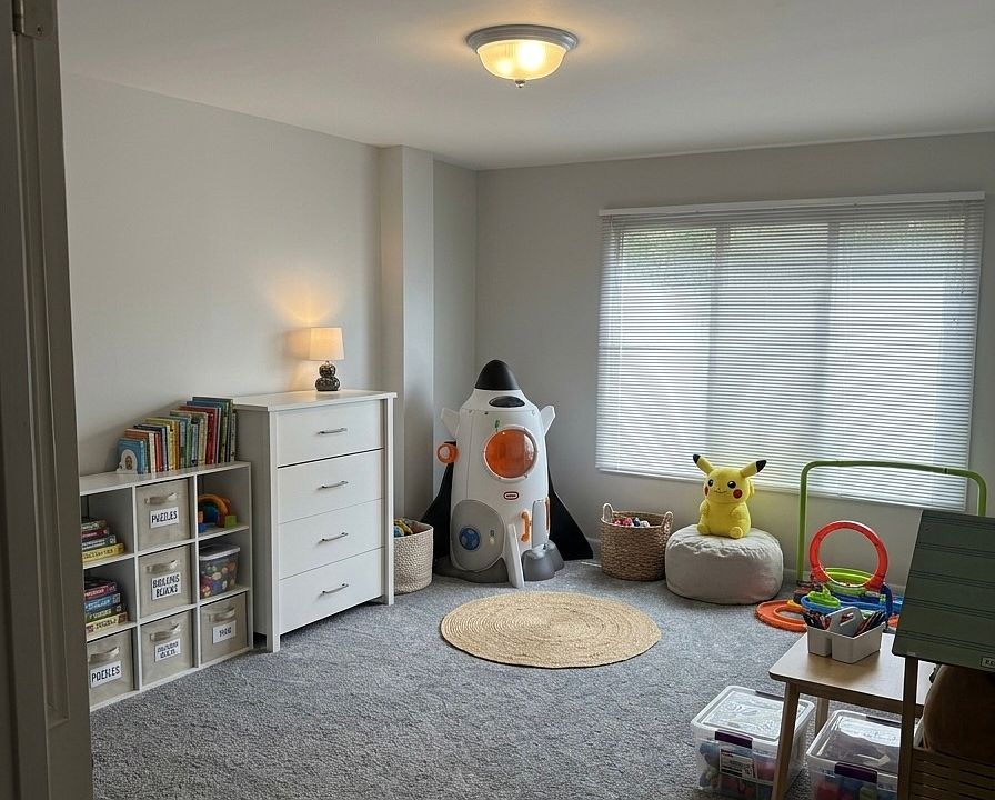1st image of 800 Oak St #3D