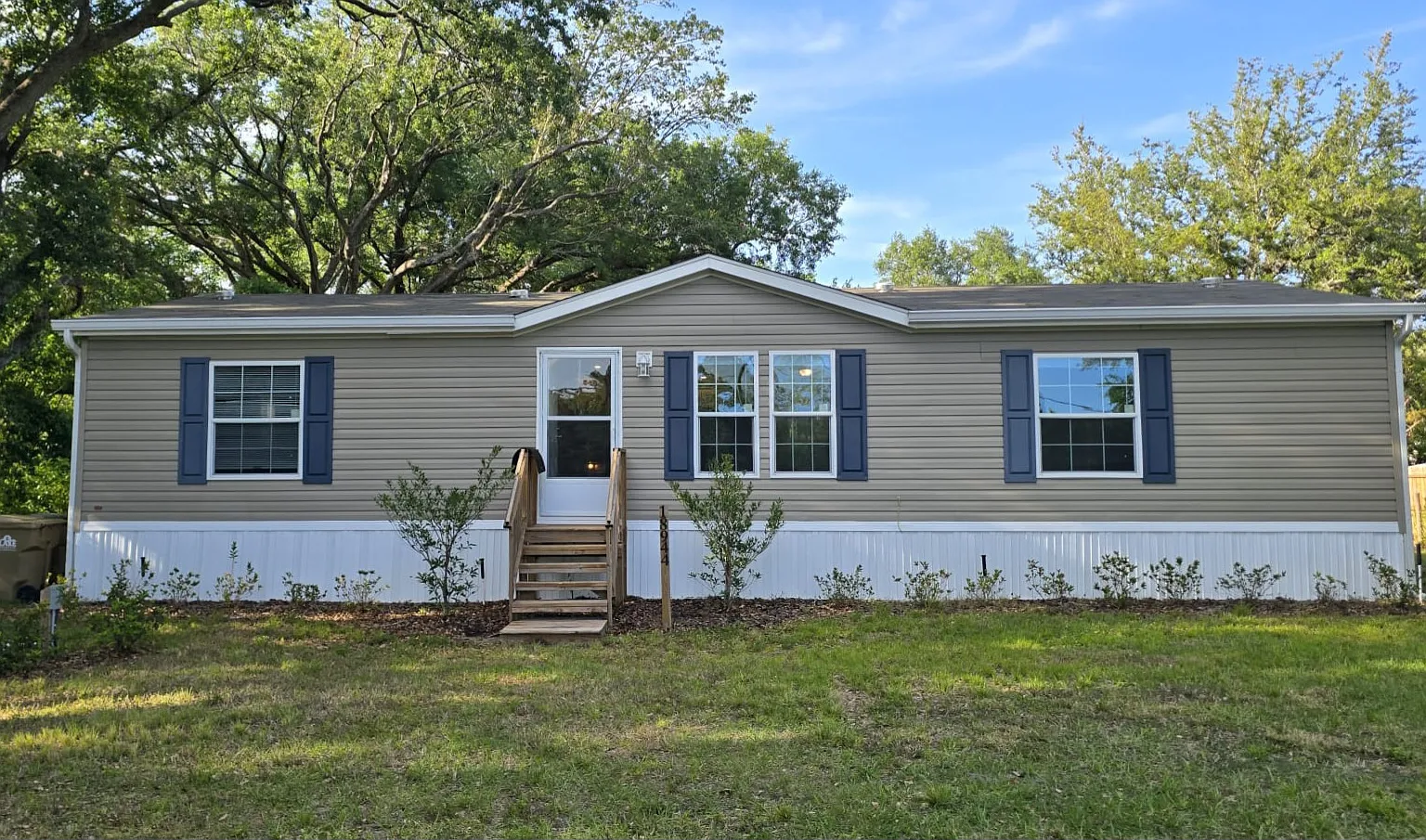 3 bed, 1378 sqft, $2,300 — Photo 1