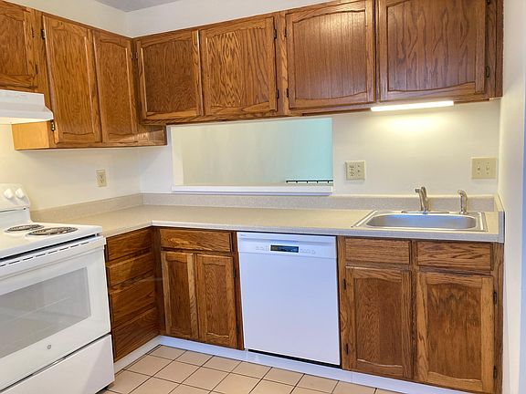 3rd image of 44 Cedar Knolls Dr Unit 44