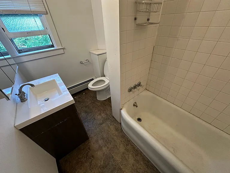 310-312 S Aurora Street — Photo 13