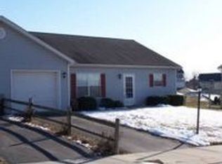 125 Curtis Dr, New Oxford, PA 17350