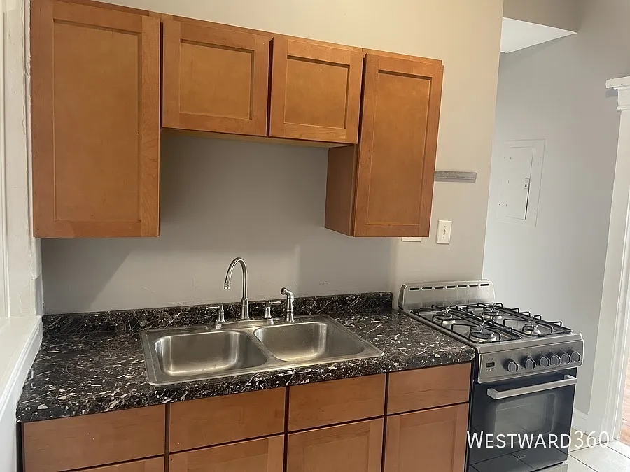 Building Photo - 1550 N Homan Ave #2