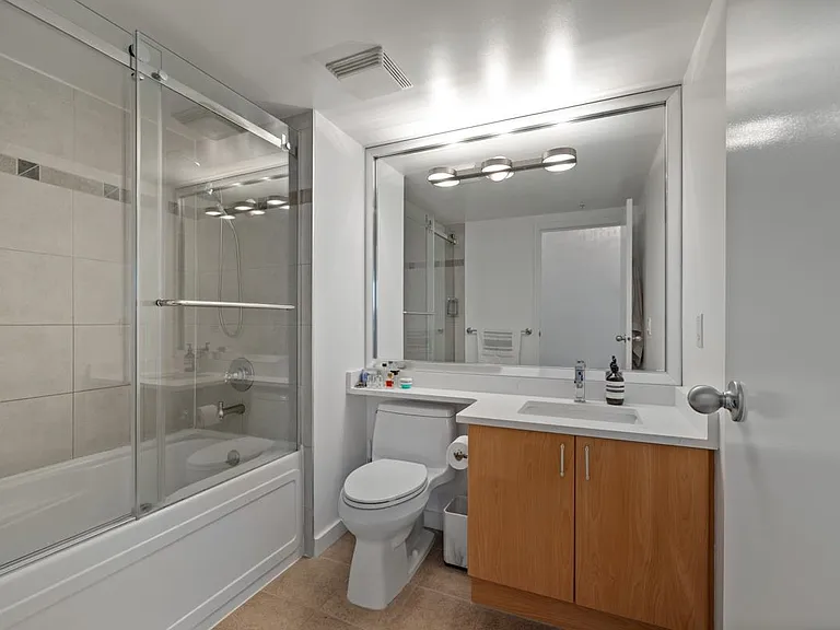 1077 Marinaside Cres #2201 — Photo 21