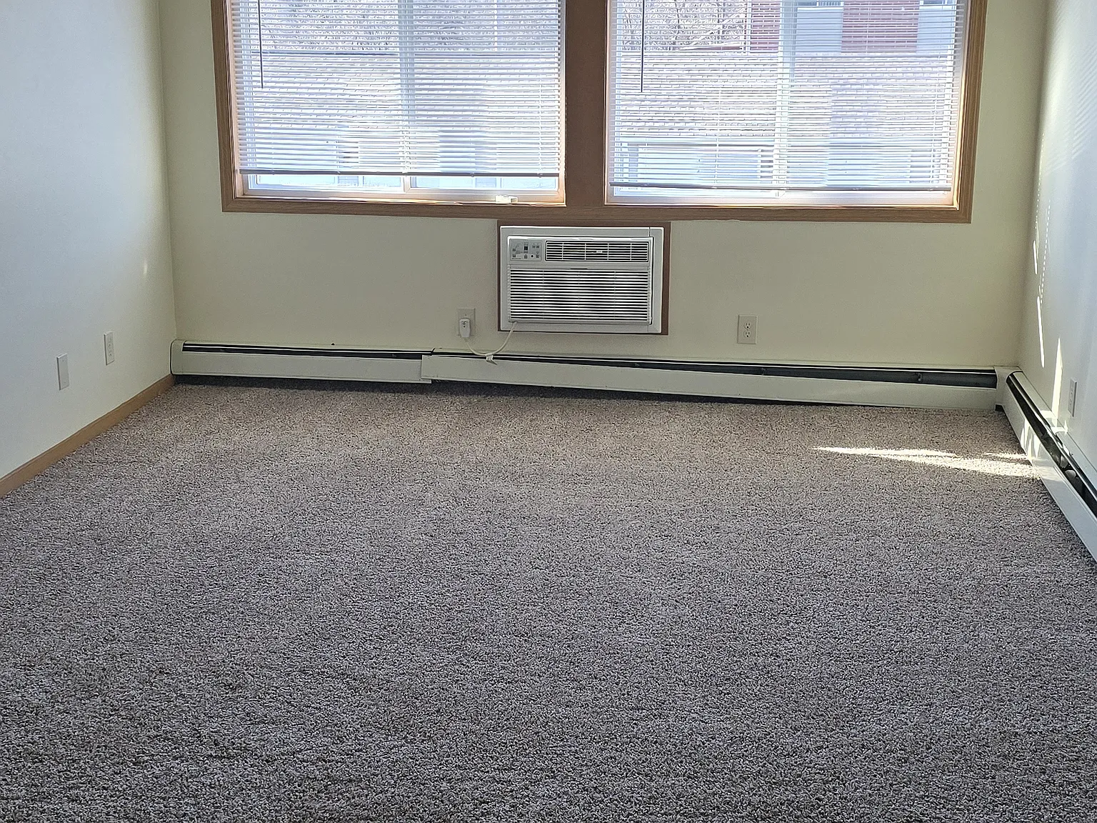 2 bed, 950 sqft, $1,200 — Photo 3