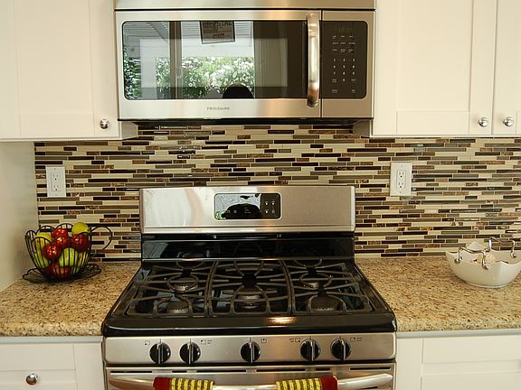 5th image of 8565 Hudson Dr