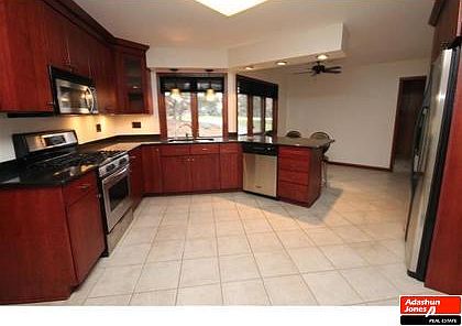 2nd image of 885 Mullen Dr
