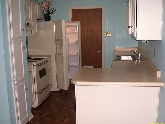 open kitchen up to dining room