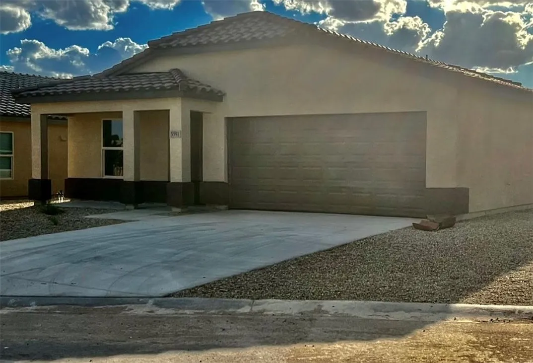 3 bed, 2.0 bath, 1200 sqft, $1,750 — Photo 1