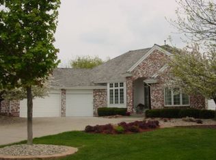 15717 Lake St, Omaha, NE 68116