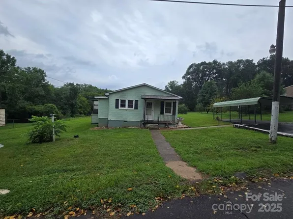 105 La Colline St, Morganton, NC 28655