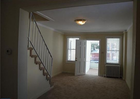 3rd image of 131 Edgewater Ave