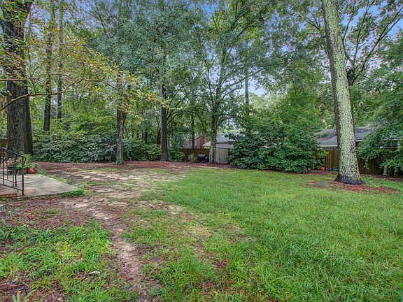 3rd image of 134 Boone Dr