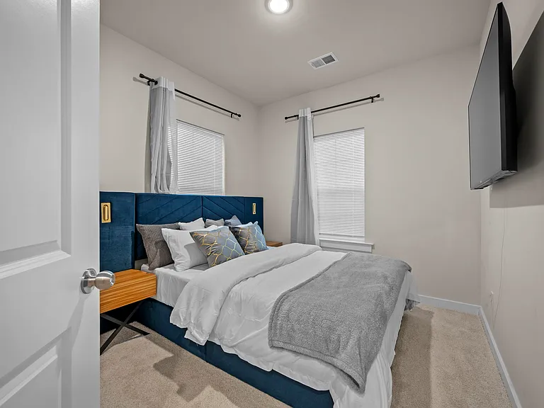 Queen Room