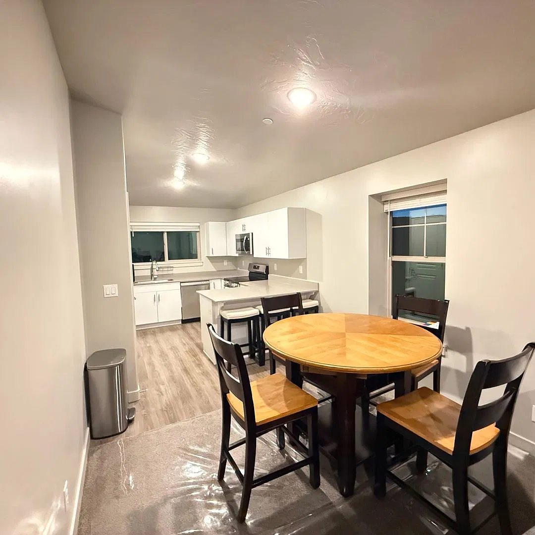 2 Bed, 1 Bath apartment for rent 1st month half off — Photo 2