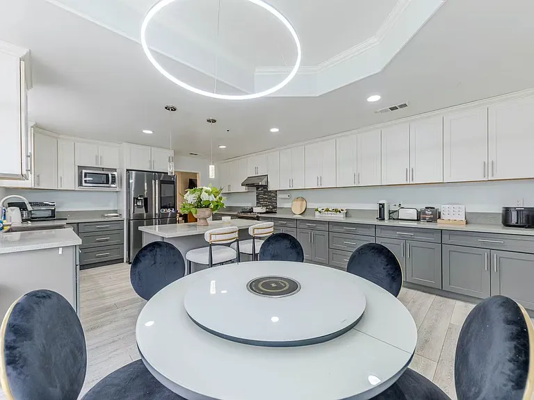 1209 Midwickhill Dr — Photo 10