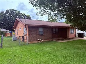 2204 Winchester Dr — Photo 14