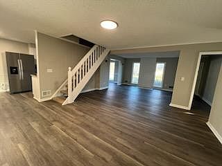 4th image of 202 Newfield Dr