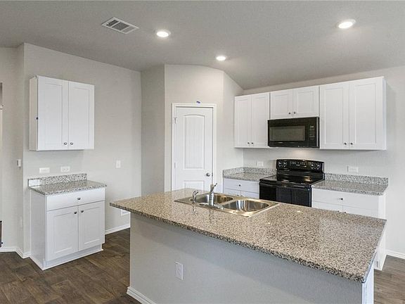 4th image of 5801 Xene Dr