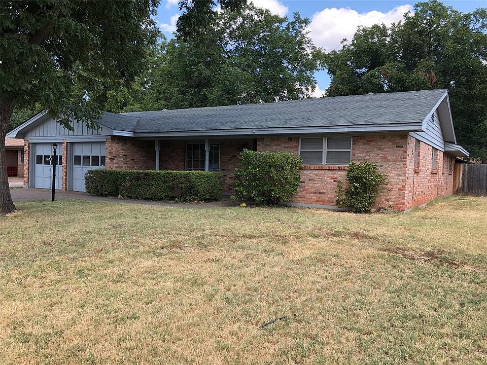1st image of 2541 Greenbriar Dr