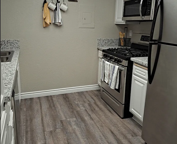 Raintree Apartments — Photo 8