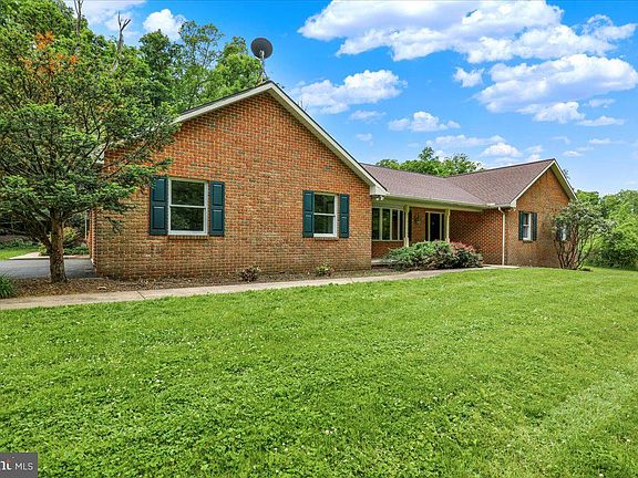 3rd image of 283 Witmer Rd