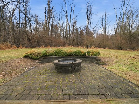 5th image of 55 Woodland Rd