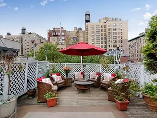 Sold by Corcoran | media 19