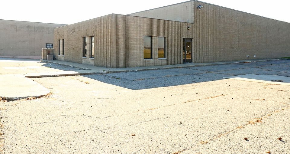 1st image of 3019 Airpark Dr N