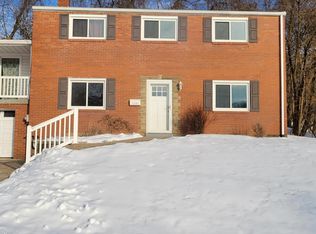 1306 Meadowlark Dr, Pittsburgh, PA