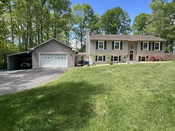 9 Clover Hill Dr, Stafford, VA 22556