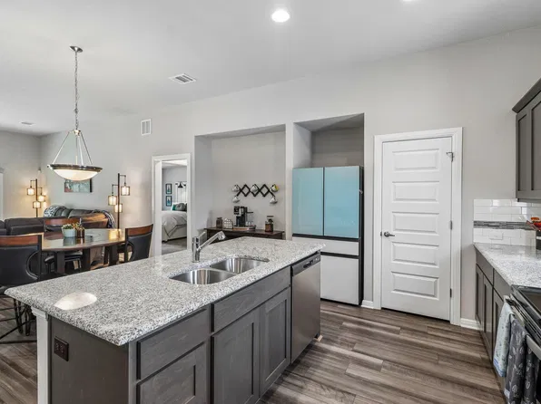 2701 Warren Cv, Lago Vista, TX 78645
