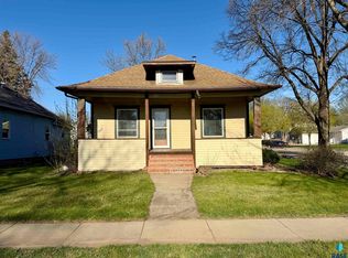 631 N Cedar St, Luverne, MN 56156