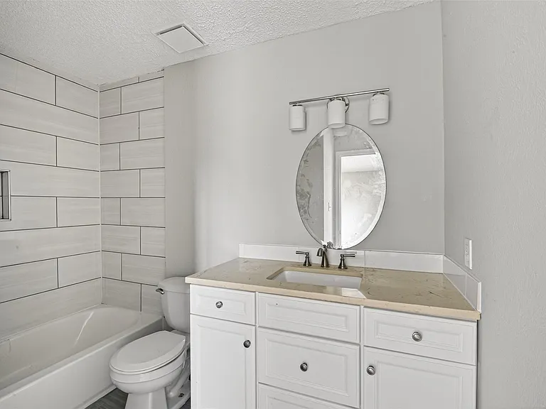 2340 Woodland Park Dr #113 — Photo 34