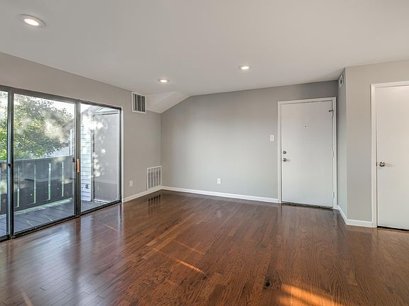 3rd image of 1302 Maresfield Ct