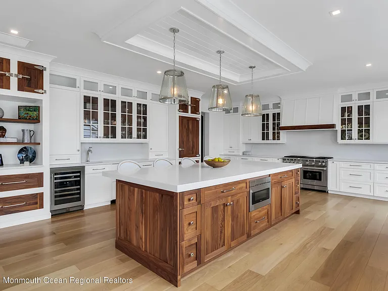 27 Tuttle Ave — Photo 14
