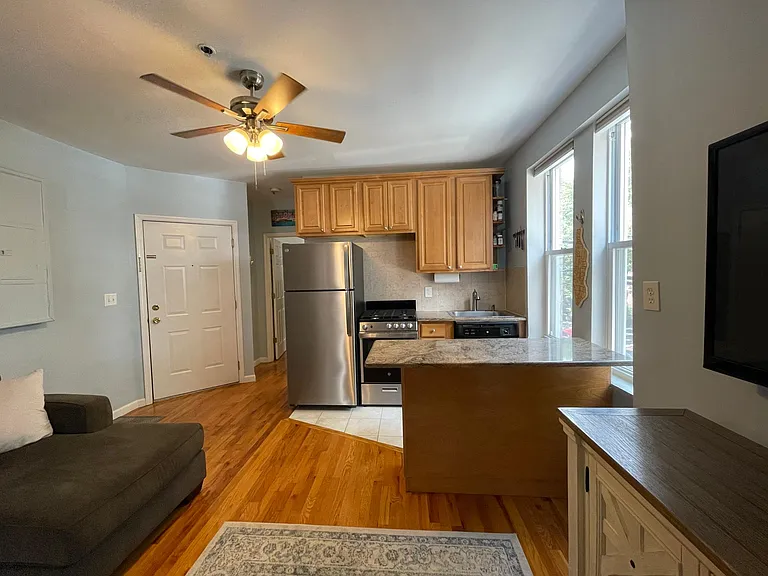 734 Adams St #2C — Photo 1