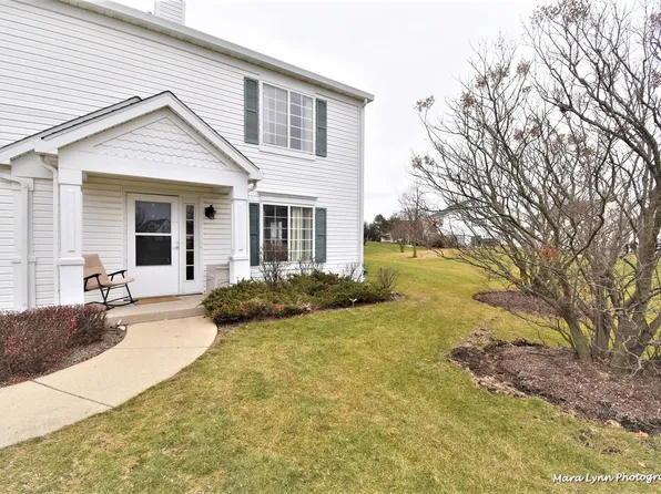 701 Hobart Dr Unit A, South Elgin, IL 60177