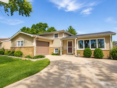 98 Lancaster Ln, Des Plaines, IL, 60018
