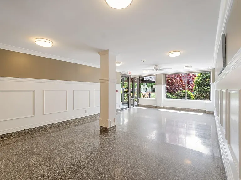 Kent Farm Apartment Homes — Photo 17