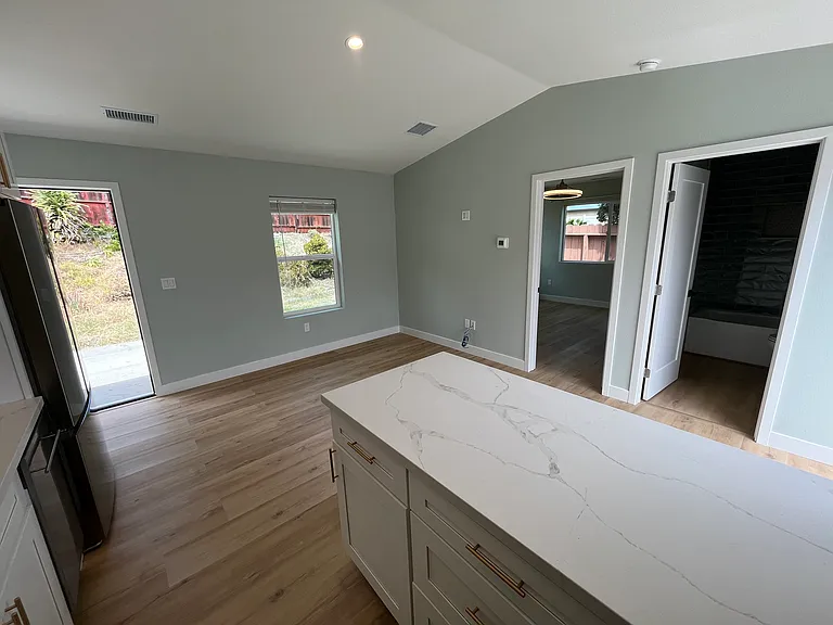 4545 Limerick Ave — Photo 5