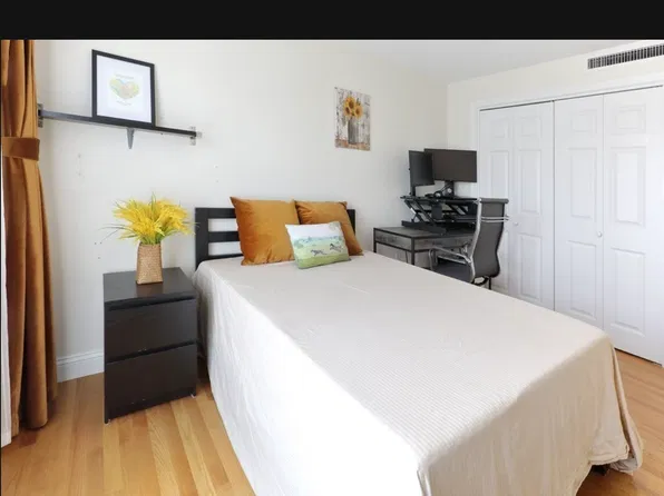 24 Arsenal St Unit 3D, Watertown, MA 02472