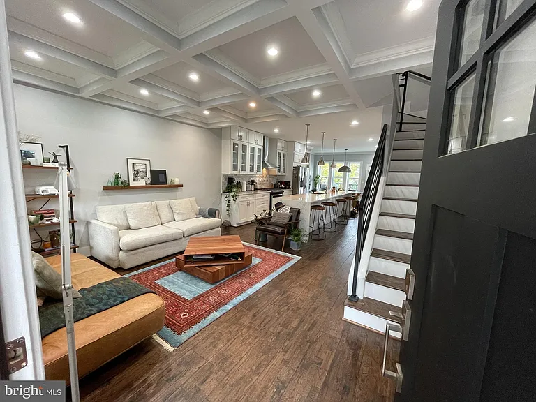 621 Longfellow St NW — Photo 2