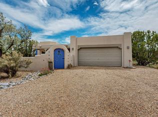 6 Demora Rd, Santa Fe, NM 87508