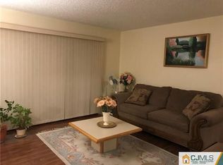 93 Canterbury Ct #2093, Piscataway, NJ 08854