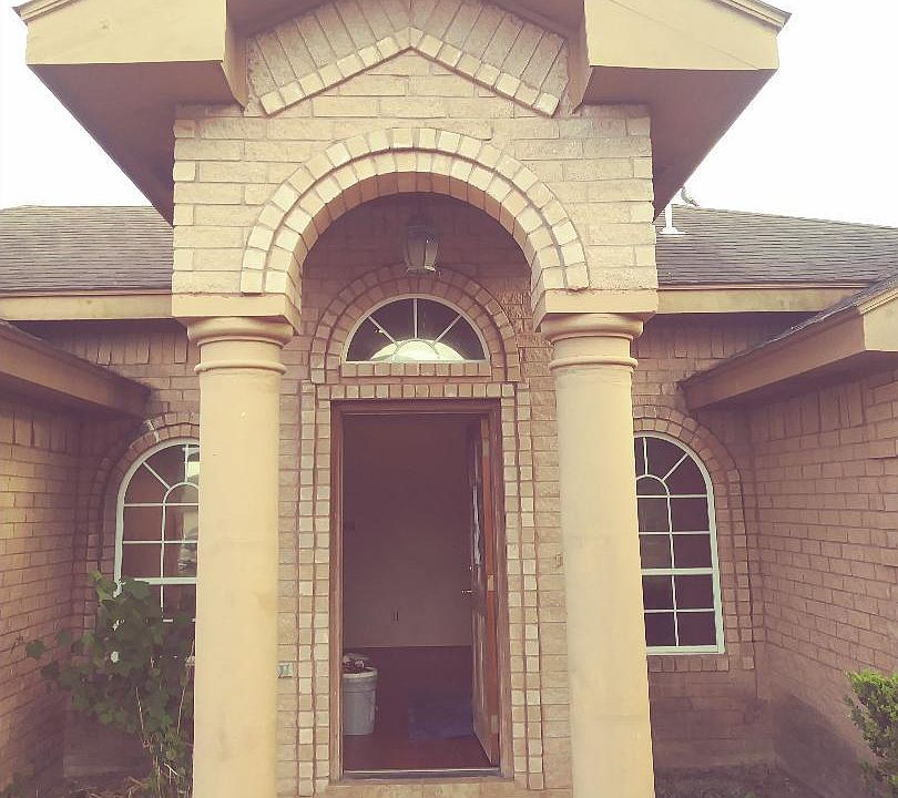 FRONT HOUSE