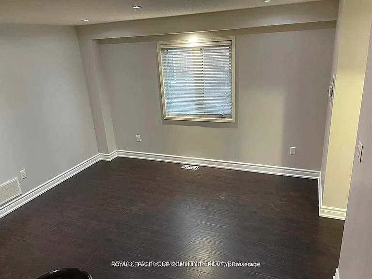 122 Russel Dr — Photo 16