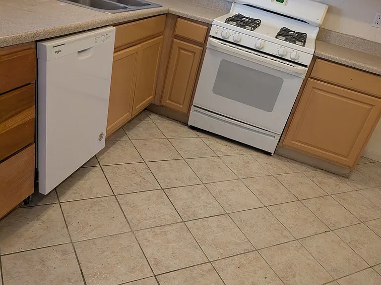 4332 Tara Ave #B — Photo 3