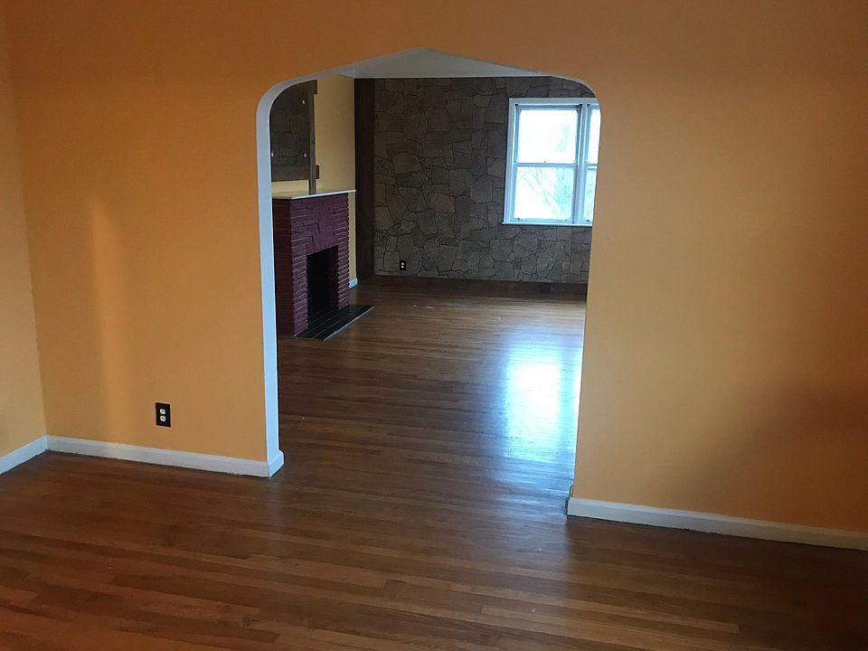 2462 Florian Ave, Hamtramck, MI 48212 Zillow